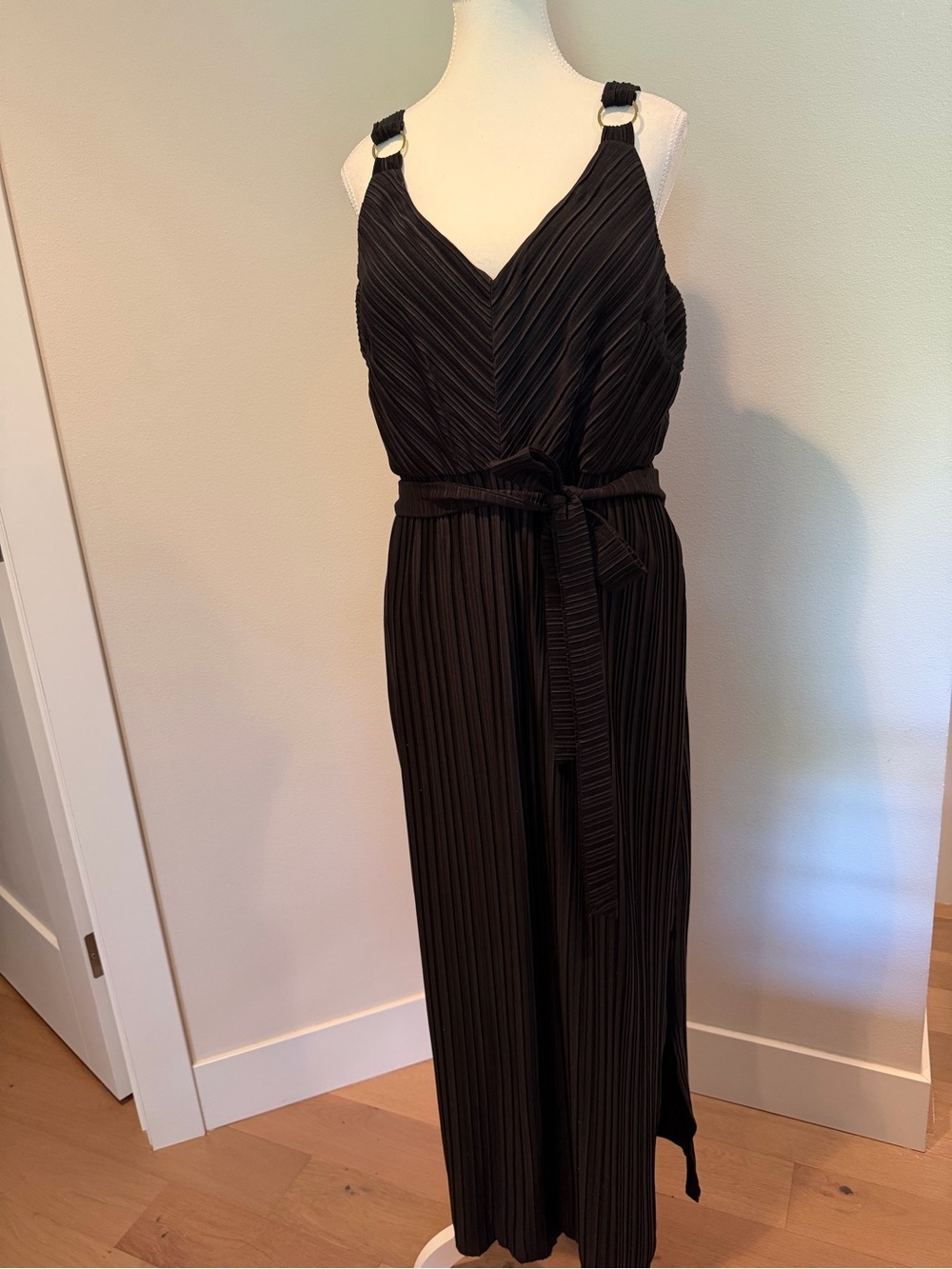 Guess Black Pleated V-Neck Maxi Dress with Waist Tie and Leg Slit